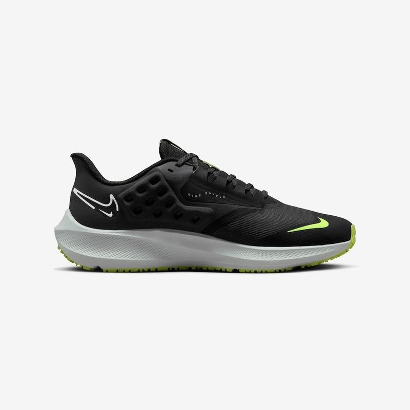 Nike star deals runner shield