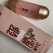 Carolina Herrera 212 Vip Rose Hair Mist Perfume para os cabelos 30ml Importado