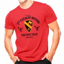 Camiseta Militar Estampada Cavalaria do EUA Vermelho