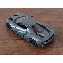Miniatura Ford GT 2017 Kinsmart 1/38 Metal e Fricção Chumbo