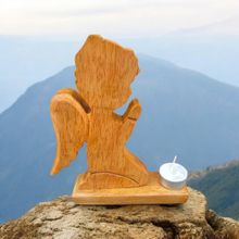 Castiçal de Madeira Maciça com Escultura de Anjo Rezando - Uma Peça de Fé e Arte