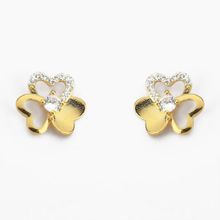 Brinco Flor com duas Pétalas vazadas e detalhe em Zircônia banhado a Ouro 18k