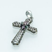 Pingente Bali Crucifixo Com Rubi E Esmeralda Indianas Prata 925