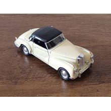 Miniatura Mercedes Benz 300 S 1955 Welly 1/36 Metal e Fricção Bege