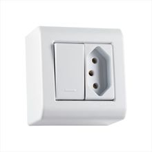 "Caixa de Sobrepor com 1 Interruptor Simples 10 A 250 V e 1 Tomada 2P+T 20 A 250 V Tramontina	"