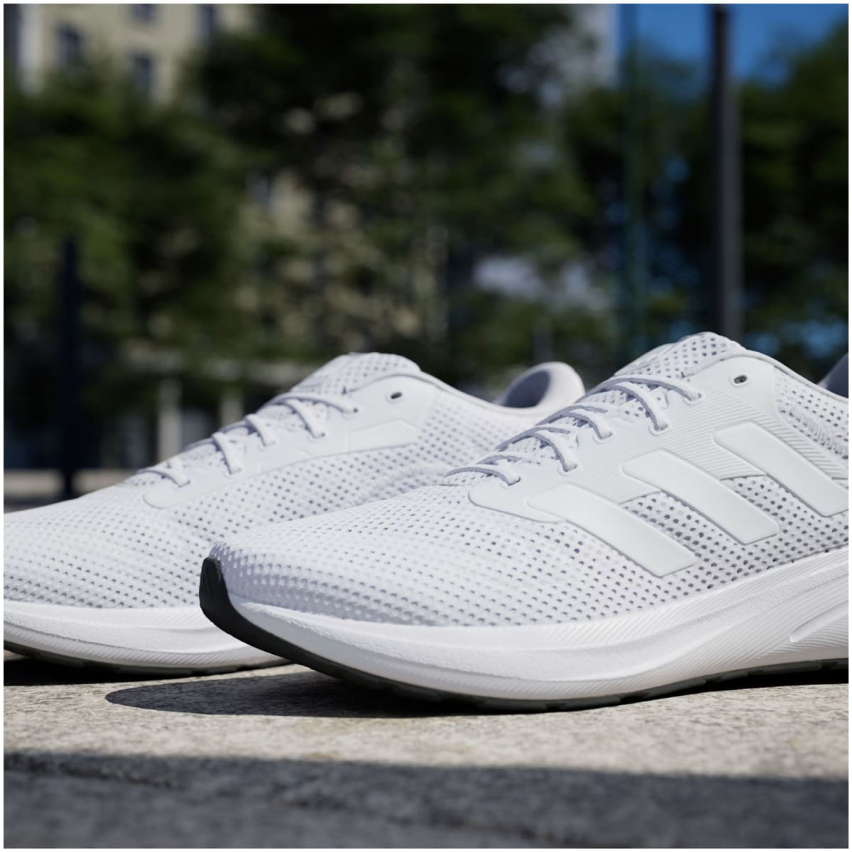 Tênis Adidas Response Runner U