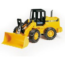 Brinquedo 1:16 Carregadeira de Rodas FR 130 Bruder 2425