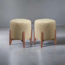 Kit 2 Puff Decorativo Para Sala Redondo Luxo Dallas Corino Bege