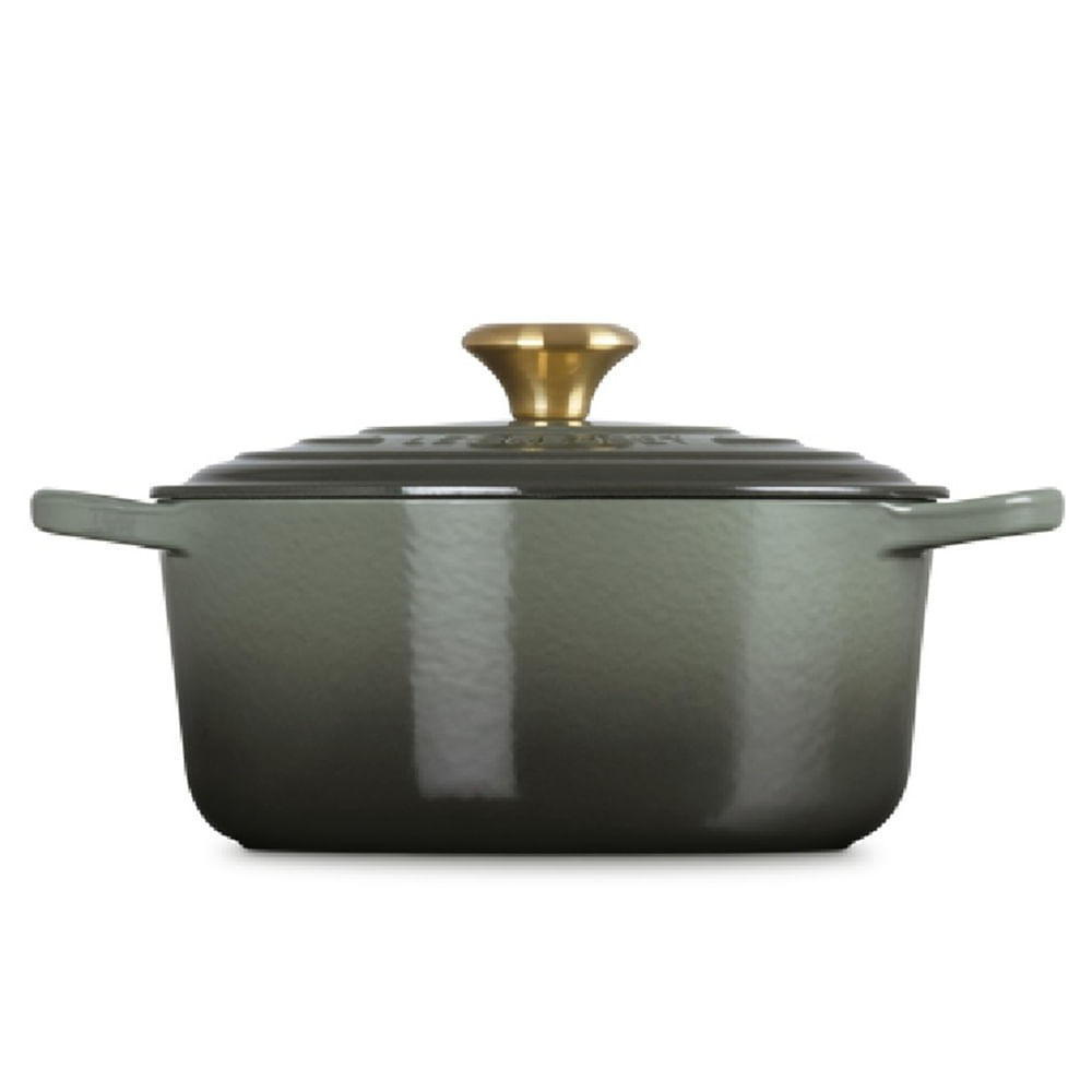 PANELA REDONDA LE CREUSET 26CM SIGNATURE FERRO FUNDIDO THYME PEGADOR DOURADO 21177261734441