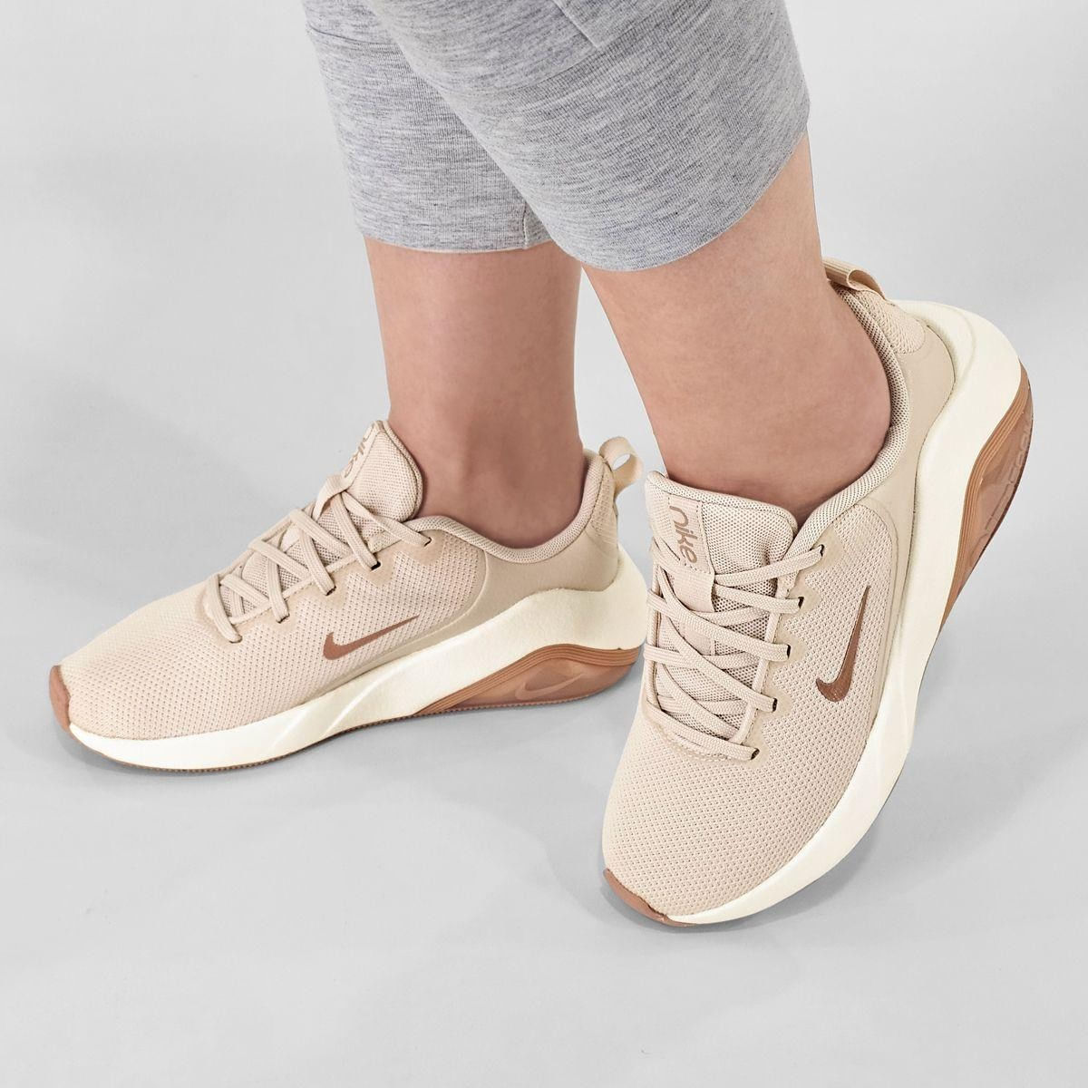 Tênis Feminino Nike Air Zoom Bella 7