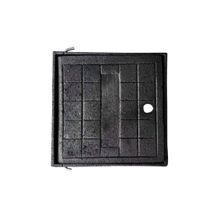 Tampa Tampão de Chão em Ferro de Passagem Articulado 16x16cm