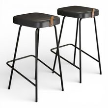 Kit 02 Banquetas Altas Cozinha E área Gourmet Vik Estofada Couríssimo Preto - Desk Design
