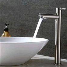 Torneira de Mesa para Banheiro comprida-prata Acionamento Simples para Bancada Aço Inoxidável Preto