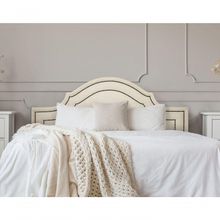 Cabeceira King Luxo 193x60 Suede Off White Tachas Fumê