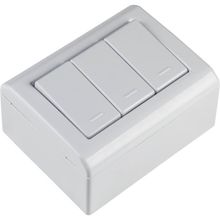 Caixa de Sobrepor com 3 Interruptores Simples de 10 Ampères E 250 Volts Lizflex Branca 57304021