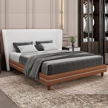 Cama Japonesa King Corea com Cabeceira Madeira de Reflorestamento Courino Caramelo e Bouclé Suave