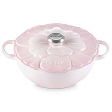 PANELA MARMITA LE CREUSET SIGNATURE PETAL 26CM EM FERRO FUNDIDO SHELL PINK 21962267770430